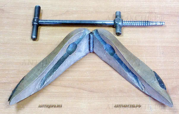 Инструмент старинный для растяжки обуви. Перв. пол. ХХ века. №20488